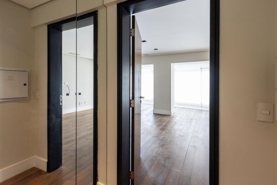Apartamento para comprar com 3 suítes e varanda gourmet. — Hall privativo