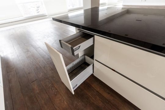 Apartamento para comprar com 3 suítes e varanda gourmet. — Cozinha