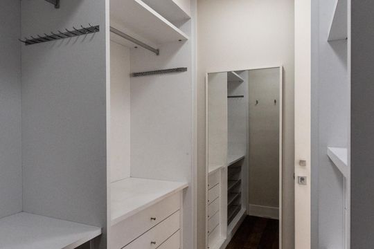 Apartamento para comprar com 3 suítes e varanda gourmet. — Quarto 1 - Closet da Suite Master