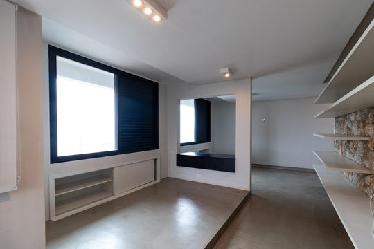 Apartamento para aluguel com 2 quartos, academia no condomínio e aceita animais. — Sala de TV