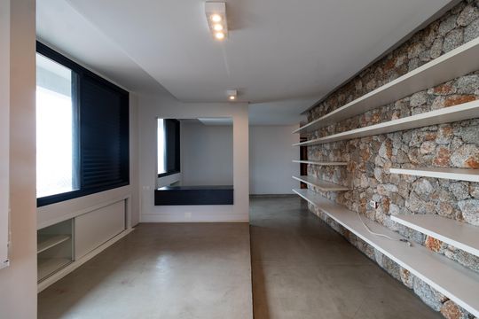 Apartamento para aluguel com 2 quartos, academia no condomínio e aceita animais. — Sala de TV