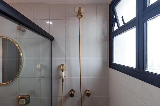 Apartamento para aluguel com 2 quartos, academia no condomínio e aceita animais. — Banheiro social 2