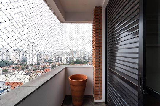 Apartamento para aluguel com 2 quartos, academia no condomínio e aceita animais. — Varanda da Suíte
