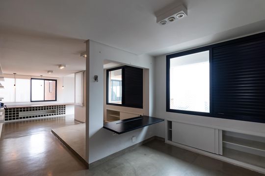 Apartamento para aluguel com 2 quartos, academia no condomínio e aceita animais. — Sala de TV