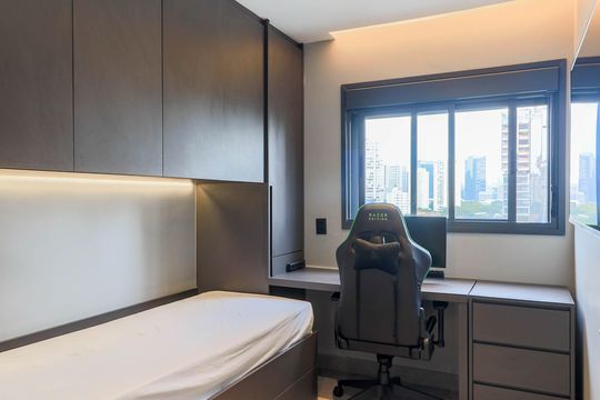 Comprar apartamento mobiliado no Jardim das Acácias com 2 quartos e varanda. Churrasqueira no condomínio. — Suíte 2