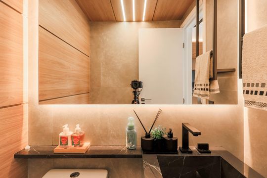 Comprar apartamento mobiliado no Jardim das Acácias com 2 quartos e varanda. Churrasqueira no condomínio. — Lavabo