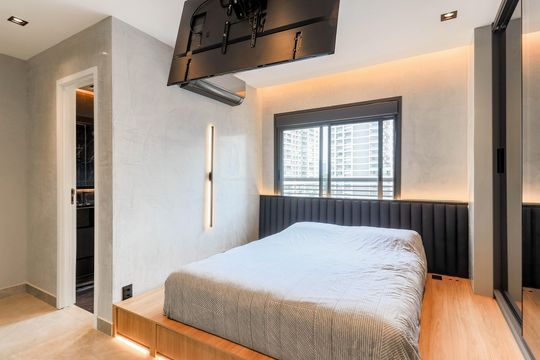 Comprar apartamento mobiliado no Jardim das Acácias com 2 quartos e varanda. Churrasqueira no condomínio. — Suíte 1