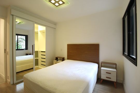 Apartamento mobiliado com 3 quartos, 1 suíte e varanda. Ideal para comprar e aceitar pets. — Suíte