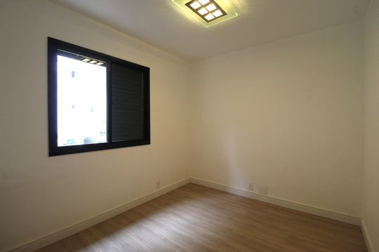 Apartamento mobiliado com 3 quartos, 1 suíte e varanda. Ideal para comprar e aceitar pets. — Quarto 1
