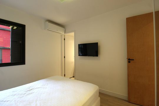 Apartamento mobiliado com 3 quartos, 1 suíte e varanda. Ideal para comprar e aceitar pets. — Suíte