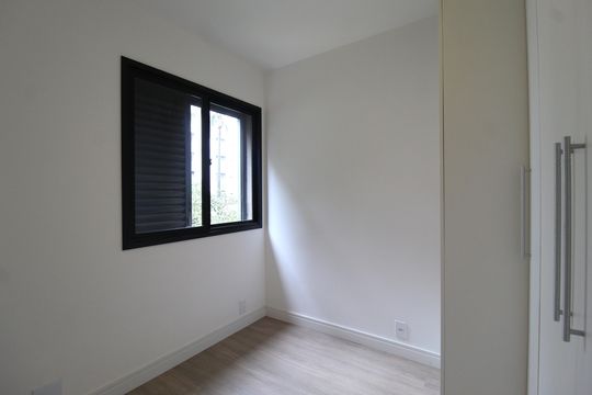 Apartamento mobiliado com 3 quartos, 1 suíte e varanda. Ideal para comprar e aceitar pets. — Quarto 2