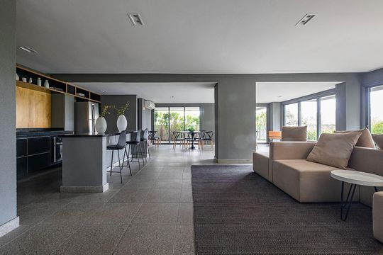 Compra apartamento com 4 quartos, academia no condomínio e permite animais de estimação. — Área comum