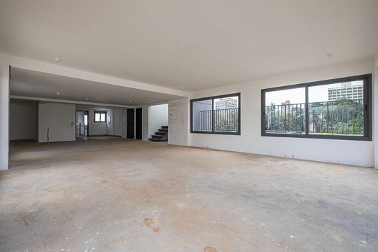 Compra apartamento com 4 quartos, academia no condomínio e permite animais de estimação. — Sala/Cozinha