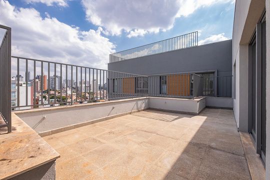 Compra apartamento com 4 quartos, academia no condomínio e permite animais de estimação. — Sala/Cozinha - Varanda
