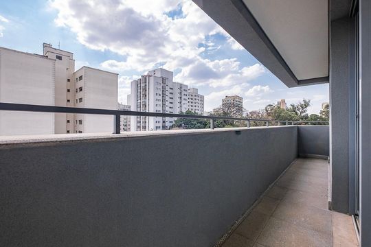 Compra apartamento com 4 quartos, academia no condomínio e permite animais de estimação. — Suíte 1