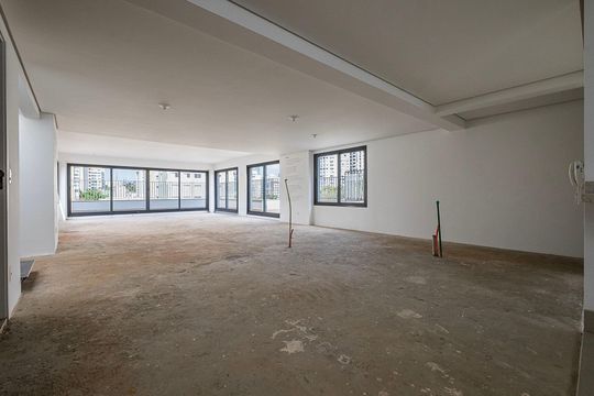 Compra apartamento com 4 quartos, academia no condomínio e permite animais de estimação. — Sala/Cozinha