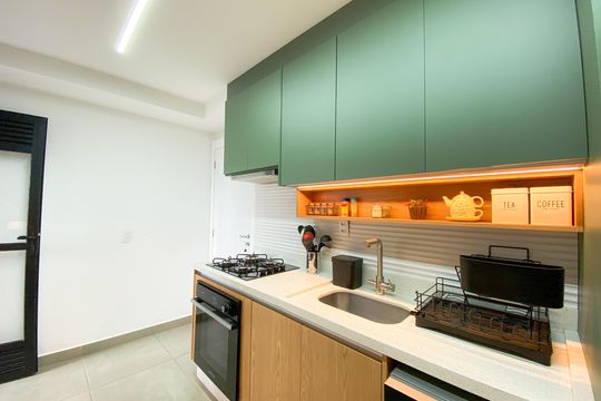 Apartamento na Vila Romana com 3 suítes, varanda e churrasqueira. Piscina no condomínio. Excelente compra! — Cozinha