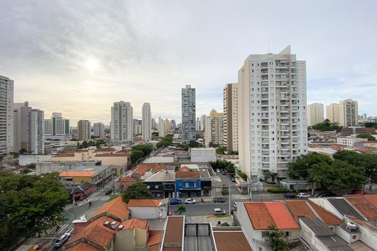 Apartamento na Vila Romana com 3 suítes, varanda e churrasqueira. Piscina no condomínio. Excelente compra! — Vista da Suíte 1