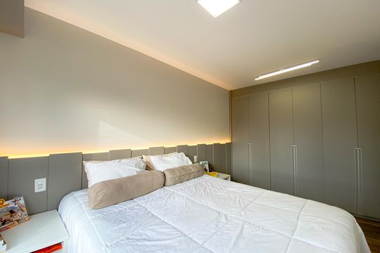Apartamento na Vila Romana com 3 suítes, varanda e churrasqueira. Piscina no condomínio. Excelente compra! — Suíte 1