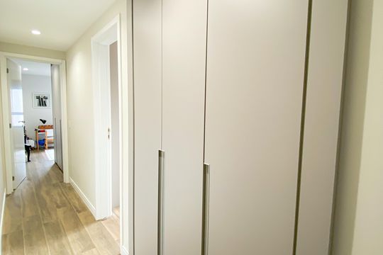 Apartamento na Vila Romana com 3 suítes, varanda e churrasqueira. Piscina no condomínio. Excelente compra! — Corredor
