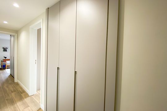 Apartamento na Vila Romana com 3 suítes, varanda e churrasqueira. Piscina no condomínio. Excelente compra! — Corredor