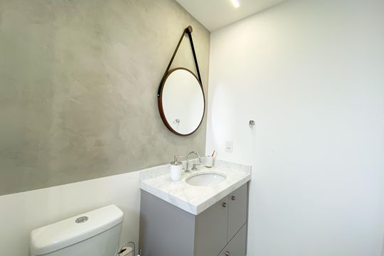 Apartamento na Vila Romana com 3 suítes, varanda e churrasqueira. Piscina no condomínio. Excelente compra! — Banheiro Suíte 3