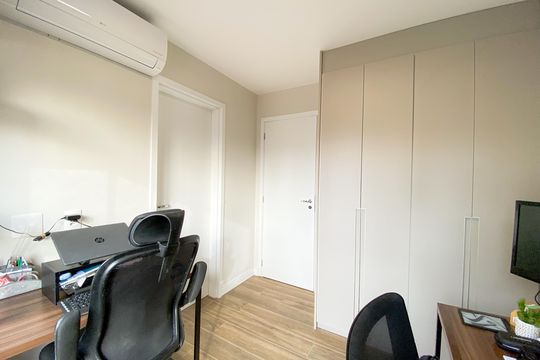 Apartamento na Vila Romana com 3 suítes, varanda e churrasqueira. Piscina no condomínio. Excelente compra! — Suíte 2