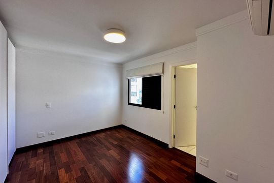 Apartamento para comprar na Cidade Monções com 3 quartos e varanda. — Suíte 2