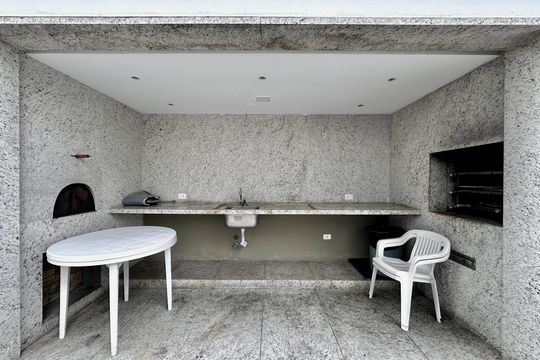 Apartamento para comprar na Cidade Monções com 3 quartos e varanda. — Churrasqueira