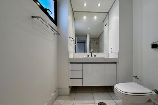 Apartamento para comprar na Cidade Monções com 3 quartos e varanda. — Banheiro Suíte 2