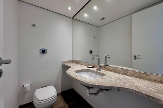 Apartamento para comprar na Cidade Monções com 3 quartos e varanda. — Lavabo