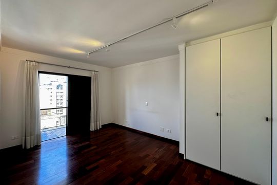 Apartamento para comprar na Cidade Monções com 3 quartos e varanda. — Suíte 1