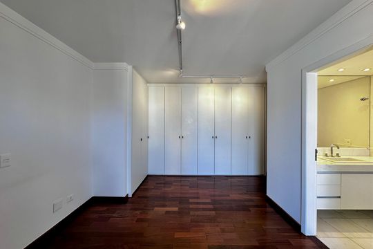 Apartamento para comprar na Cidade Monções com 3 quartos e varanda. — Suíte 1