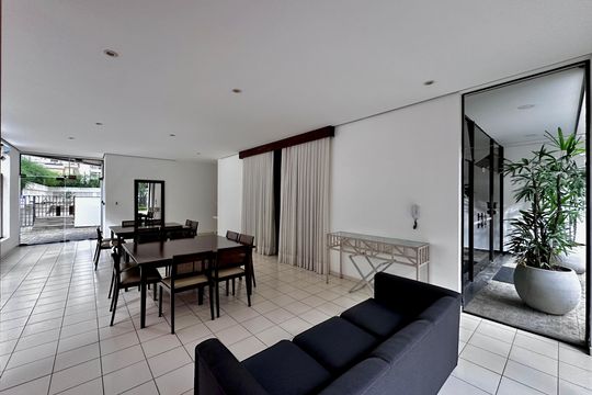 Apartamento para comprar na Cidade Monções com 3 quartos e varanda. — Salão de Festas
