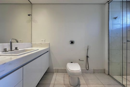 Apartamento para comprar na Cidade Monções com 3 quartos e varanda. — Banheiro Suíte 1
