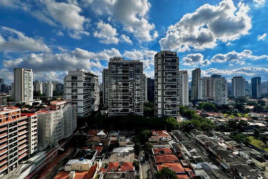 Apartamento para comprar na Cidade Monções com 3 quartos e varanda. — Vista da Sala