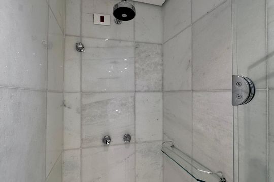Apartamento para comprar na Cidade Monções com 3 quartos e varanda. — Banheiro Suíte 2