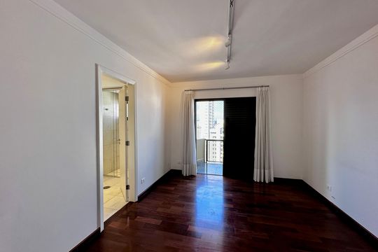 Apartamento para comprar na Cidade Monções com 3 quartos e varanda. — Suíte 1