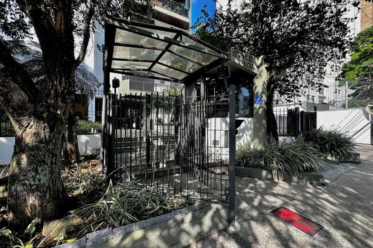 Apartamento para comprar na Cidade Monções com 3 quartos e varanda. — Fachada