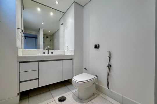Apartamento para comprar na Cidade Monções com 3 quartos e varanda. — Banheiro Suíte 2