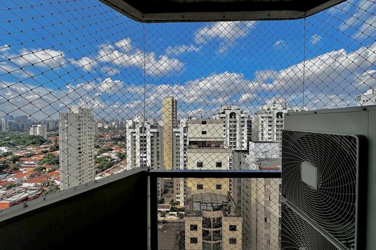 Apartamento para comprar na Cidade Monções com 3 quartos e varanda. — Sacada Suíte 1