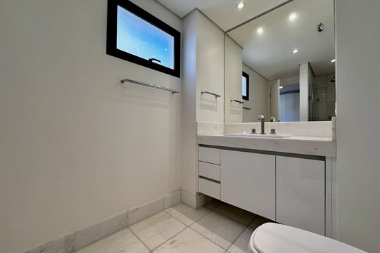 Apartamento para comprar na Cidade Monções com 3 quartos e varanda. — Banheiro Suíte 2