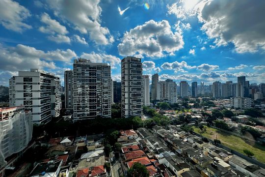 Apartamento para comprar na Cidade Monções com 3 quartos e varanda. — Vista da Sala