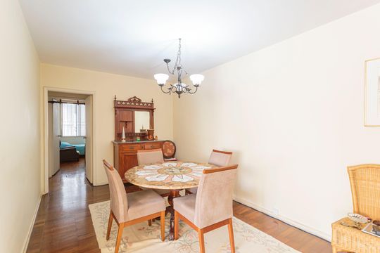 Apartamento à venda, com 128 m², 3 quartos e 2 vagas — Sala