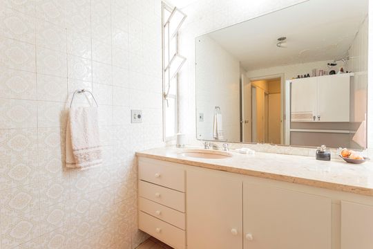 Apartamento à venda, com 128 m², 3 quartos e 2 vagas — Banheiro 1