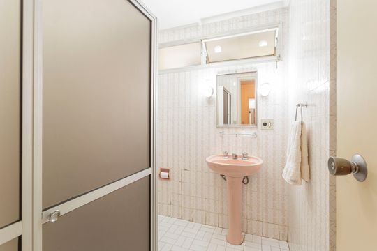 Apartamento à venda, com 128 m², 3 quartos e 2 vagas — Banheiro 2