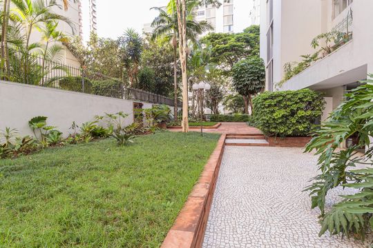 Apartamento à venda, com 128 m², 3 quartos e 2 vagas — Área comum