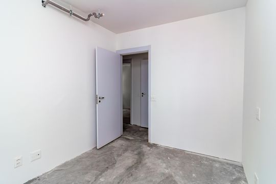 Apartamento com 4 quartos, varanda e academia no condomínio. Ideal para comprar e ter animais. — Suíte 4