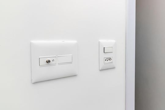 Apartamento com 4 quartos, varanda e academia no condomínio. Ideal para comprar e ter animais. — Quarto de Serviço