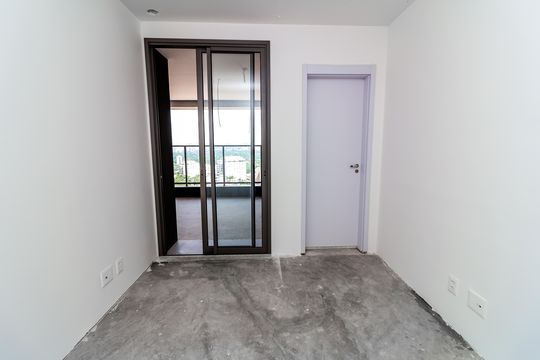 Apartamento com 4 quartos, varanda e academia no condomínio. Ideal para comprar e ter animais. — Suíte 4